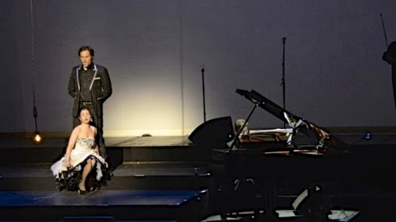 public://projets/2012-06-12_Paris_10_ans_VEDICI_Spectacle_La_voix+%28145%29.jpg