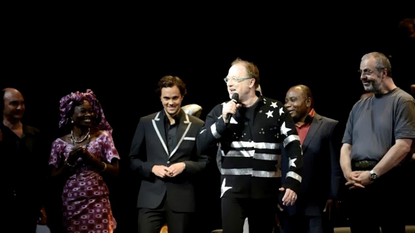 public://projets/2012-06-12_Paris_10_ans_VEDICI_Spectacle_La_voix+%28332%29.jpg
